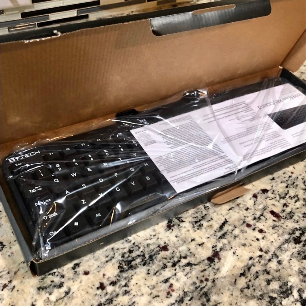 Bytech Wireless KeyBoard - Picture 8 of 8